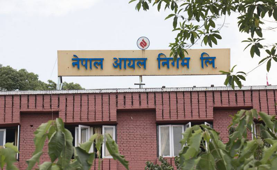 दुई पाङ्ग्रेलाई पाँच र चार पाङ्ग्रेलाई २० लिटर इन्धन दिन प्रस्ताव