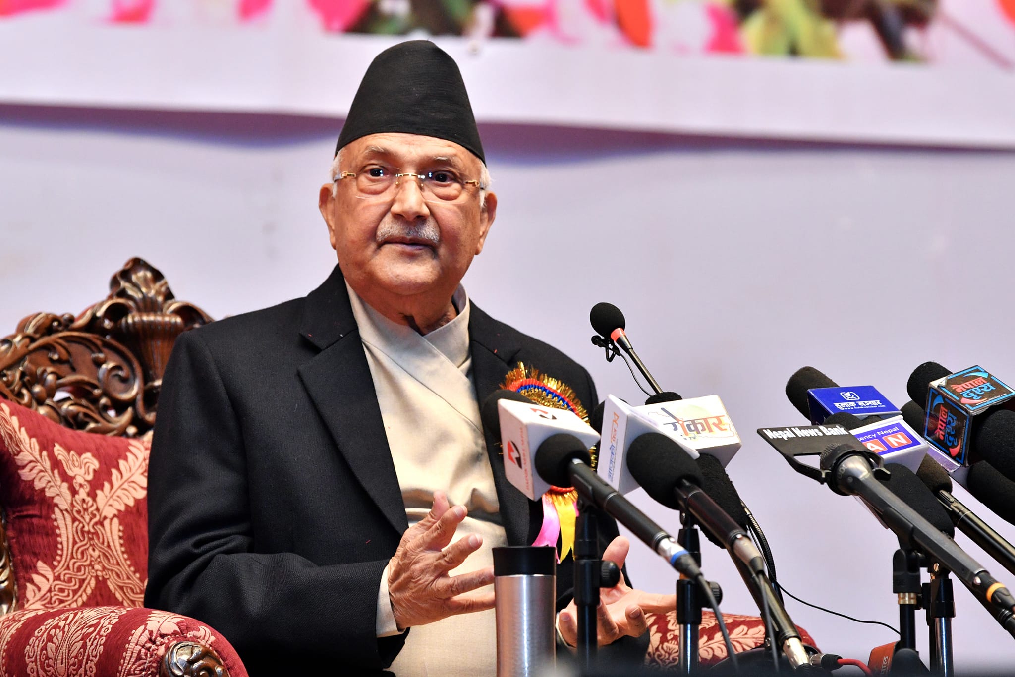 सरकार बनाउने, जोगाउने खिचलोमा लाग्ने फुर्सद छैन : ओली