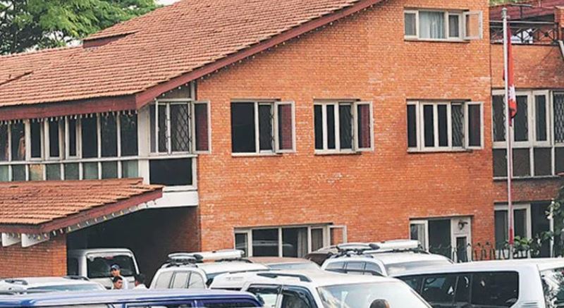 प्रधानमन्त्रीलाई भेट्न बालुवाटार पुगे कांग्रेसका शीर्ष नेताहरू