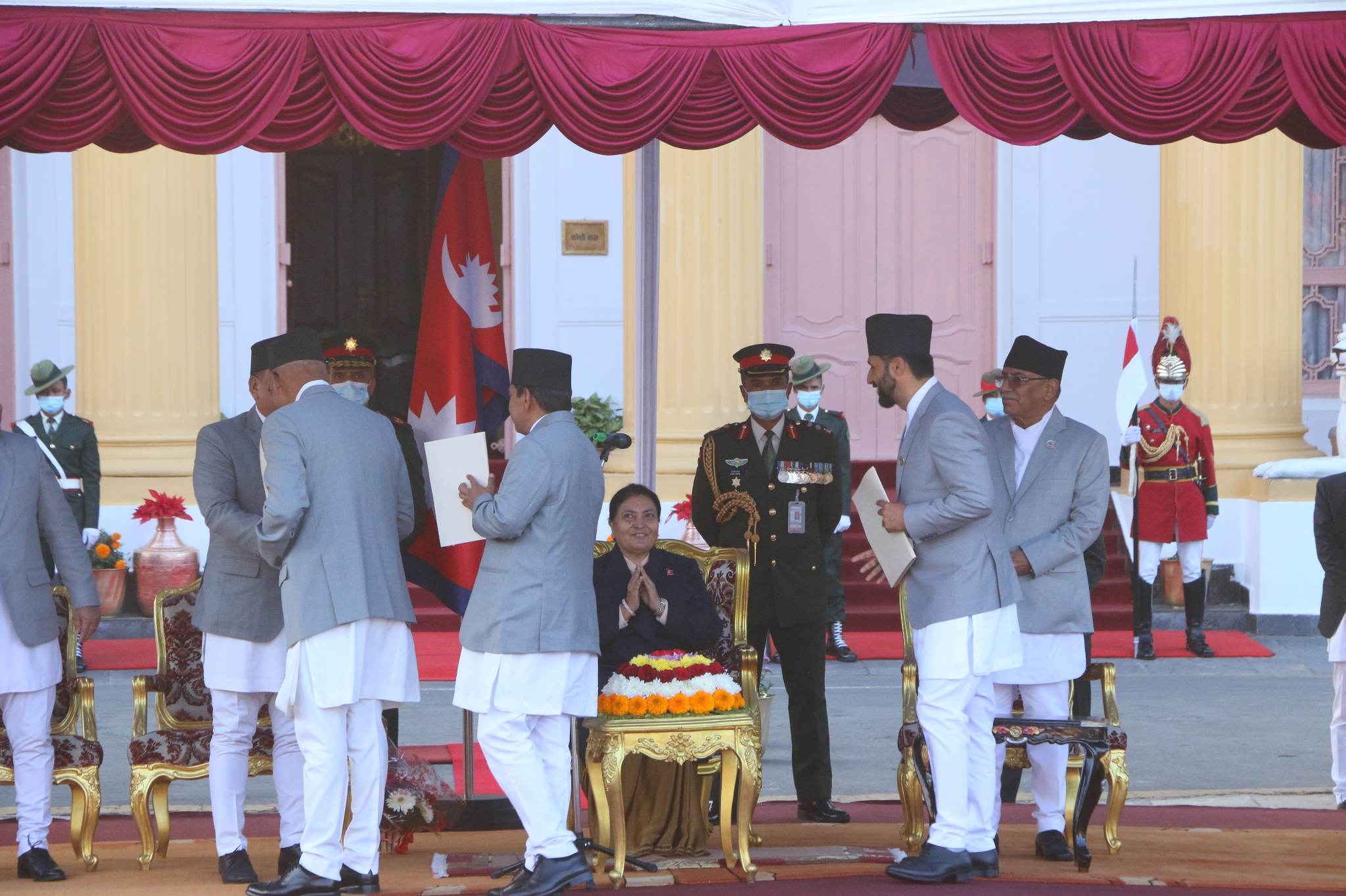 तीन उपप्रधानसहित आठ सदस्यीय मन्त्रिपरिषद गठन, रवि बने गृहमन्त्री