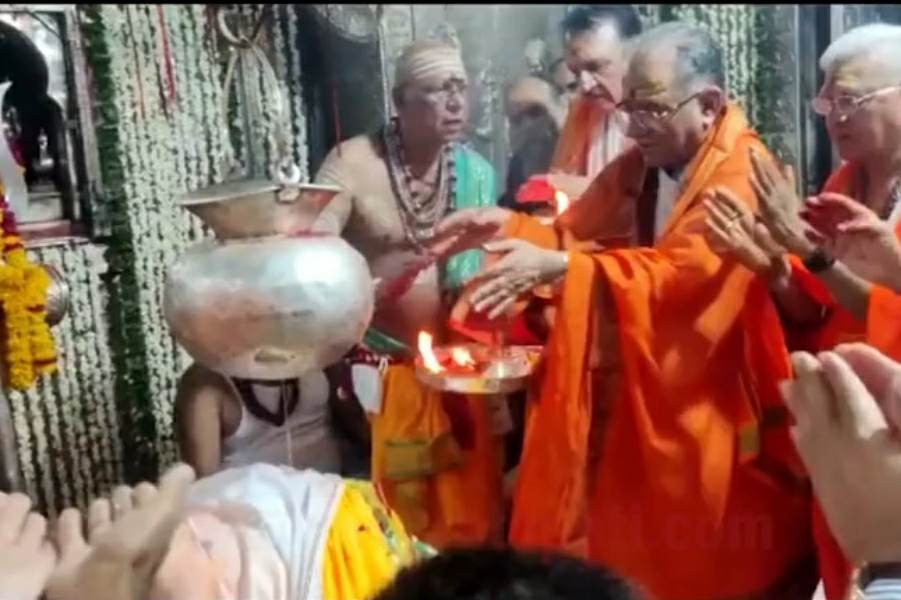 प्रधानमन्त्रीले गरे उज्जैन महाकाल मन्दिरको दर्शन
