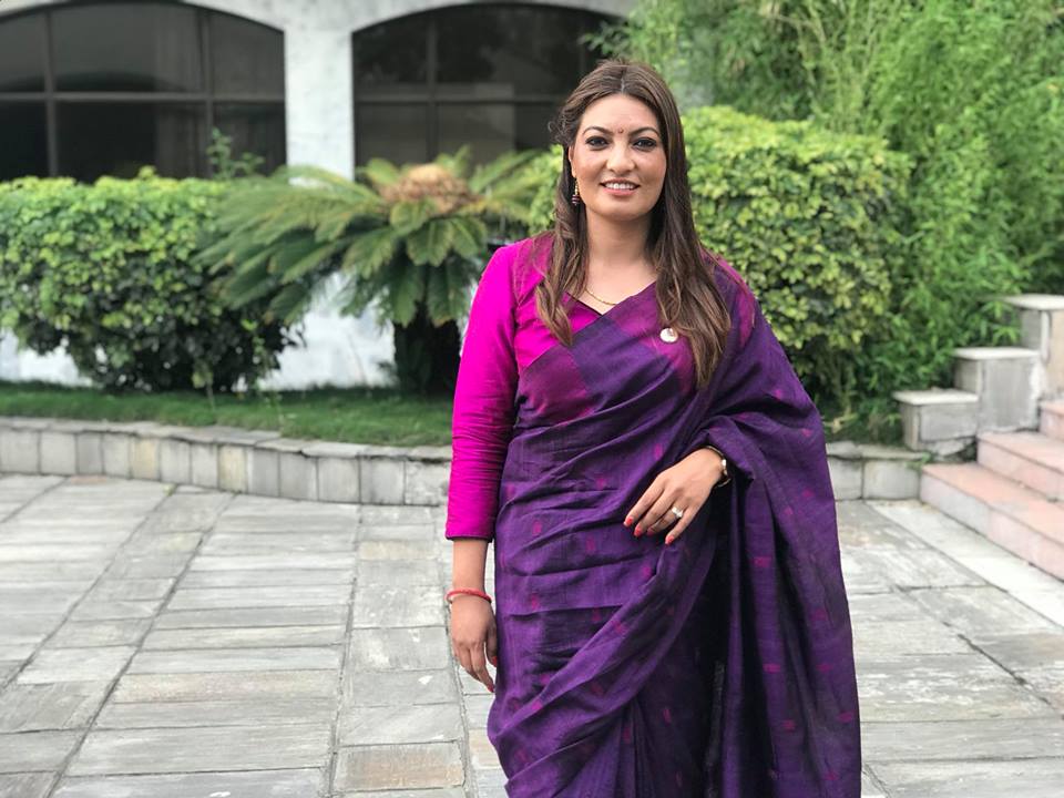 समयमा पाठ्यपुस्तक छाप्न र विद्यार्थीलाई उपलब्ध गराउन नसक्ने हो भने जनक शिक्षा सामग्री केन्द्र खारेज गरौं - नविना लामा