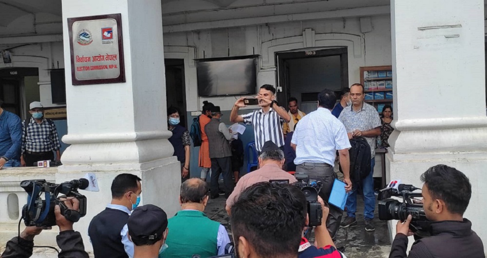 कांग्रेसको समानुपातिक सूची बुझाउन आयोग पुगे विश्वप्रकाश