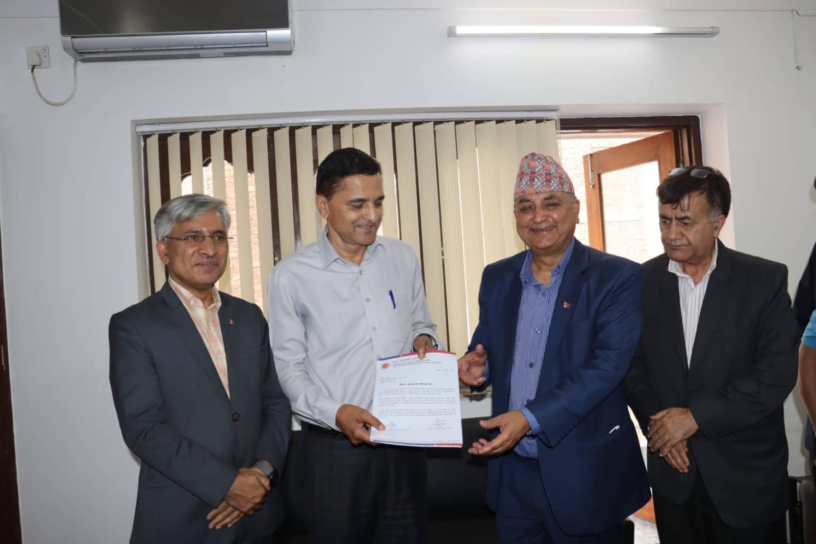  एमालेलाई स्वास्थ्य विभागले बुझायो स्वास्थ्यका २१ बुँदे सुझाव