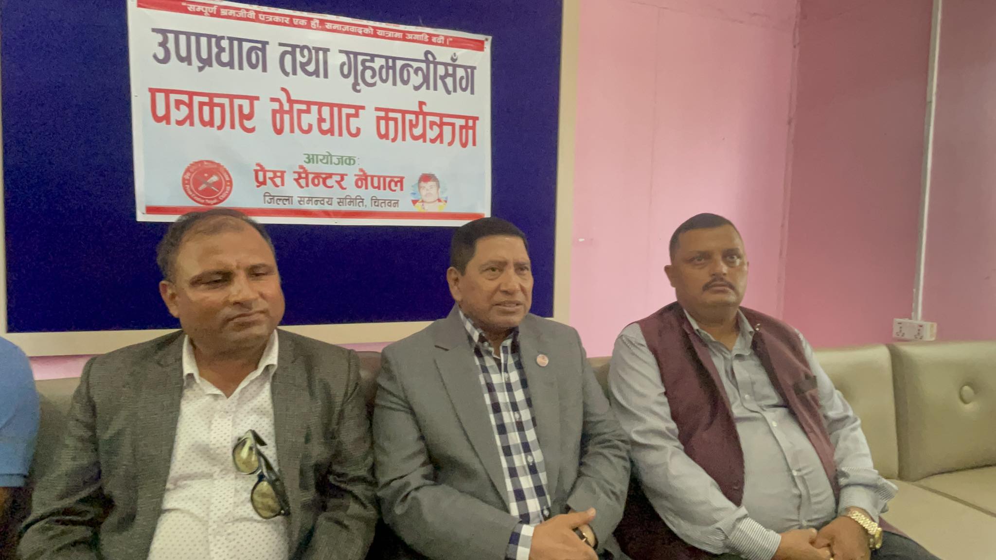 बाबुराम जीलाई मार्चामा ल्याउन प्रयासरत छाैं : गृहमन्त्री श्रेष्ठ