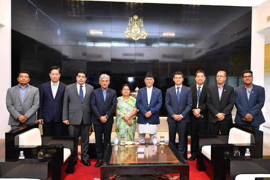 निर्वाचन पर्यवेक्षणका लागि कम्बोडियाको राजधानी नोमपेन्ह पुगे ओली