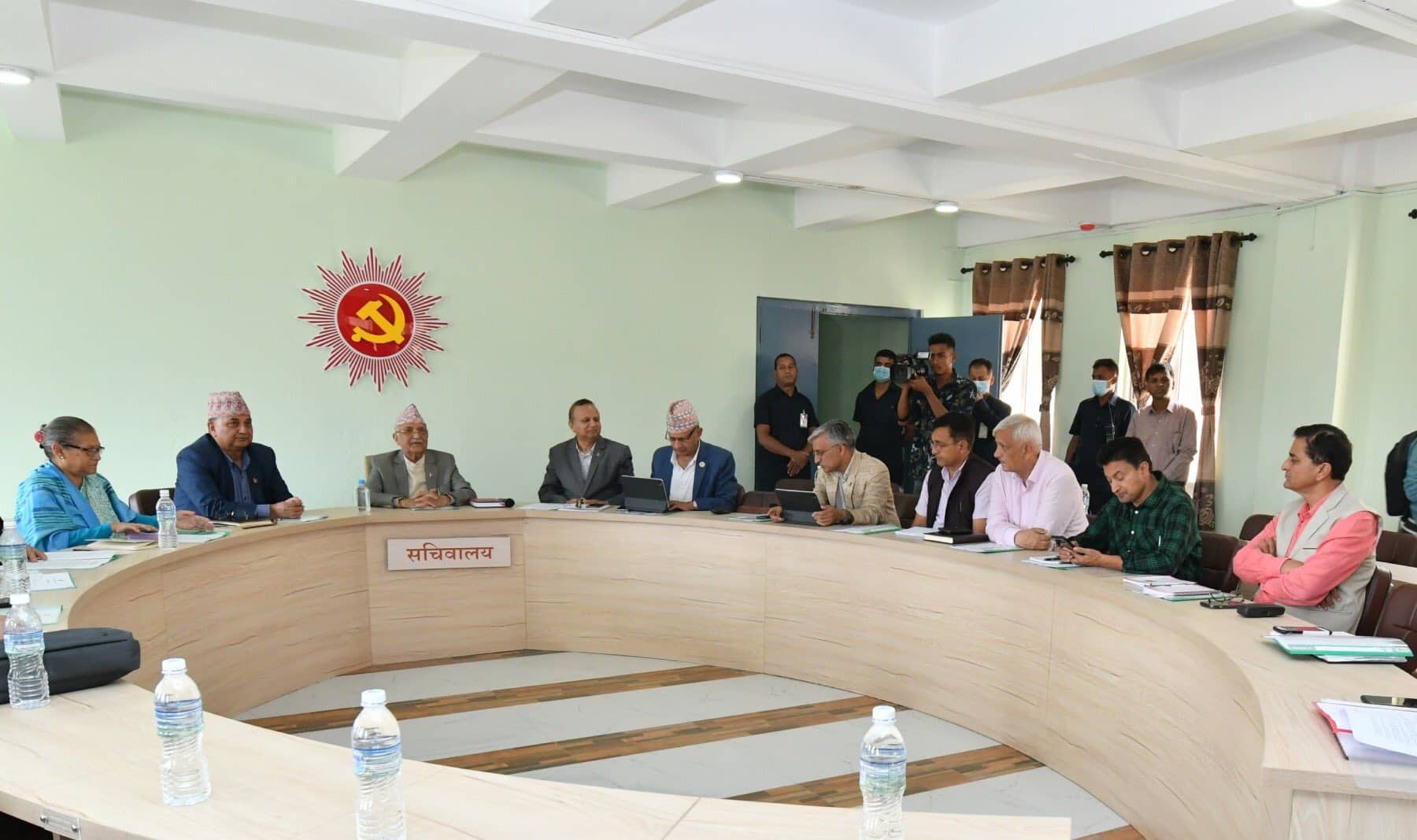 एमाले सचिवालय बैठक : सत्ता गठबन्धन र पार्टीको आन्तरिक कारणले  चुनावमा हार 
