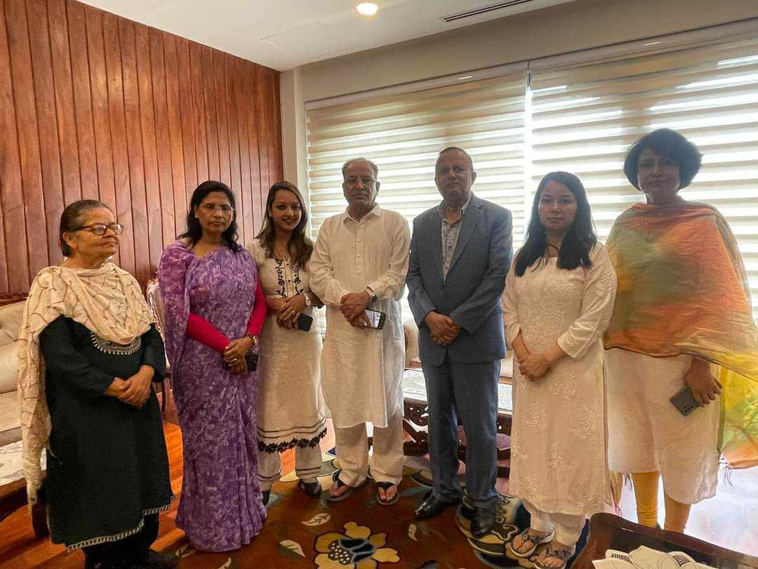 बालुवाटार पुगे एमाले नेताहरु प्रकट गरे प्रधानमन्त्री प्रचण्डलाई समवेदना