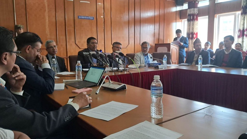 लाइसेन्स छपाइको समस्या समाधान हुन समय लाग्छ : मन्त्री श्रेष्ठ