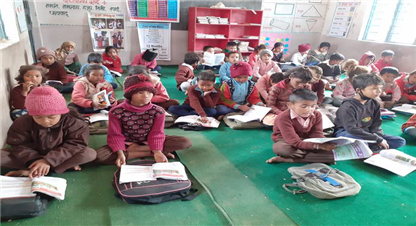 टीकापुरका विद्यार्थीको हातमा अझै पुगेन पाठ्यपुस्तक  