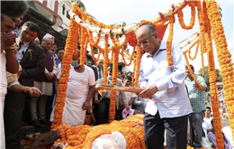 सीता दाहालको अन्तिम बिदाइ, प्रचण्डले दिए दागबत्ती (तस्बिरहरु)