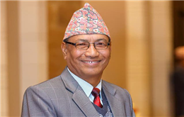 आफ्नै कार्यकक्षमा सङ्‍घीय मामिला तथा सामान्य प्रशासनमन्त्री राजेन्द्र श्रेष्ठमाथि हातपात 