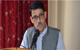 आयोगले मुख्यमन्त्री भट्टलाई सोध्यो स्पष्टीकरण 