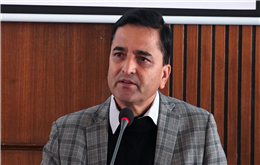 देशको प्रधानमन्त्रिको अभिब्यक्ति र व्यबहारप्रति कठोर प्रश्न छन् : योगेश भट्टराई