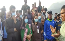 फोहोर व्यवस्थापन गर्न विहानै पुगे काठमाडौँमा मेयर र उपमेयर सिसडोल